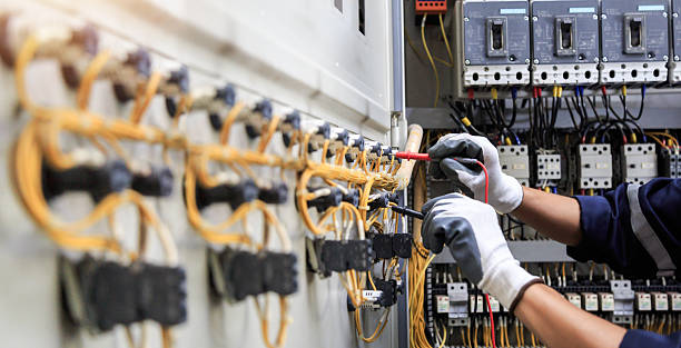 Professional Electrician technician working in Mason County County, WA